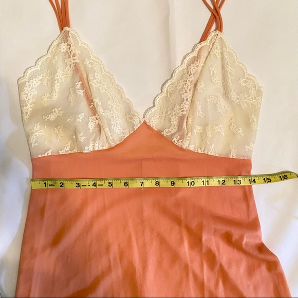 Vintage 1970s Miss Elaine Coral Nightgown and Robe Set - Picture 11 of 16